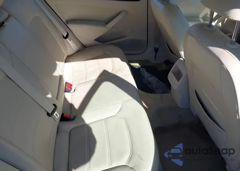 2013 Volkswagen Passat 2.5L Wolfsburg Edition z USA, uszkodzony, nr VIN 1VWAP7A32DC132518